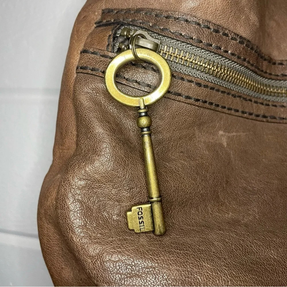 Fossil Long Live Vintage Brown Leather Brass
Studded Shoulder Hobo Bag Purse - Picture 9 of 17